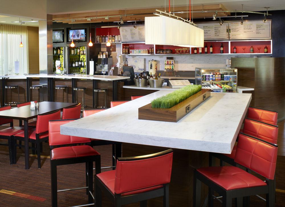 Courtyard By Marriott Indianapolis Airport Hotell Eksteriør bilde