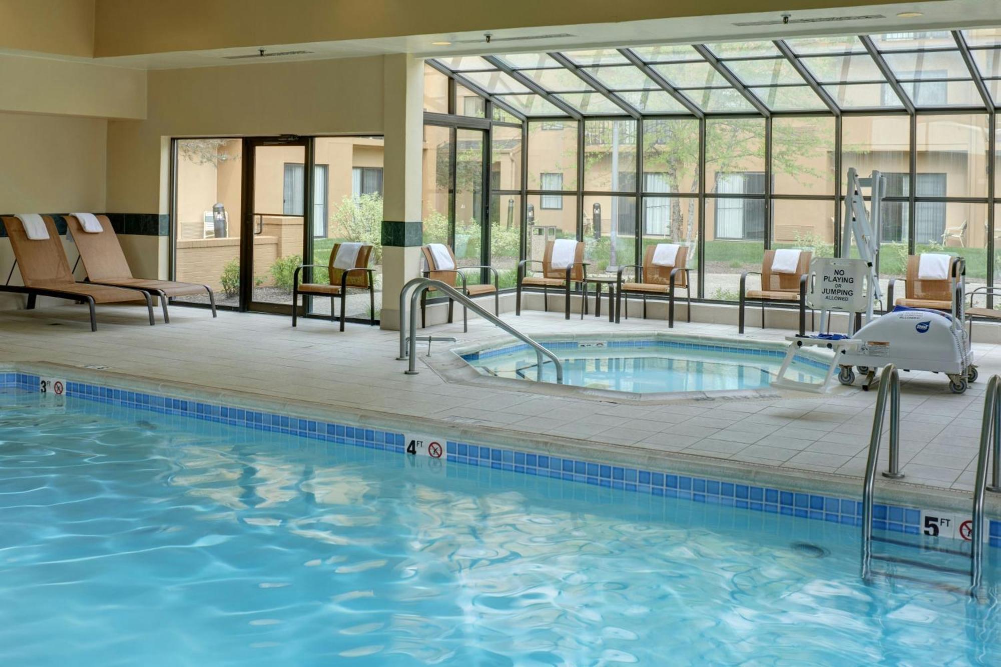 Courtyard By Marriott Indianapolis Airport Hotell Eksteriør bilde