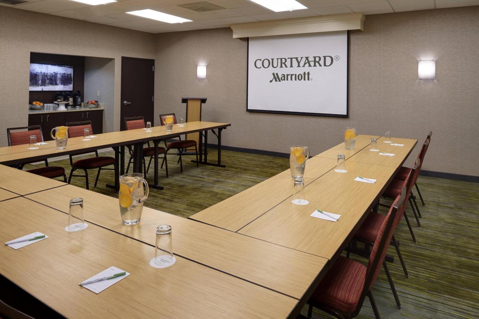 Courtyard By Marriott Indianapolis Airport Hotell Eksteriør bilde