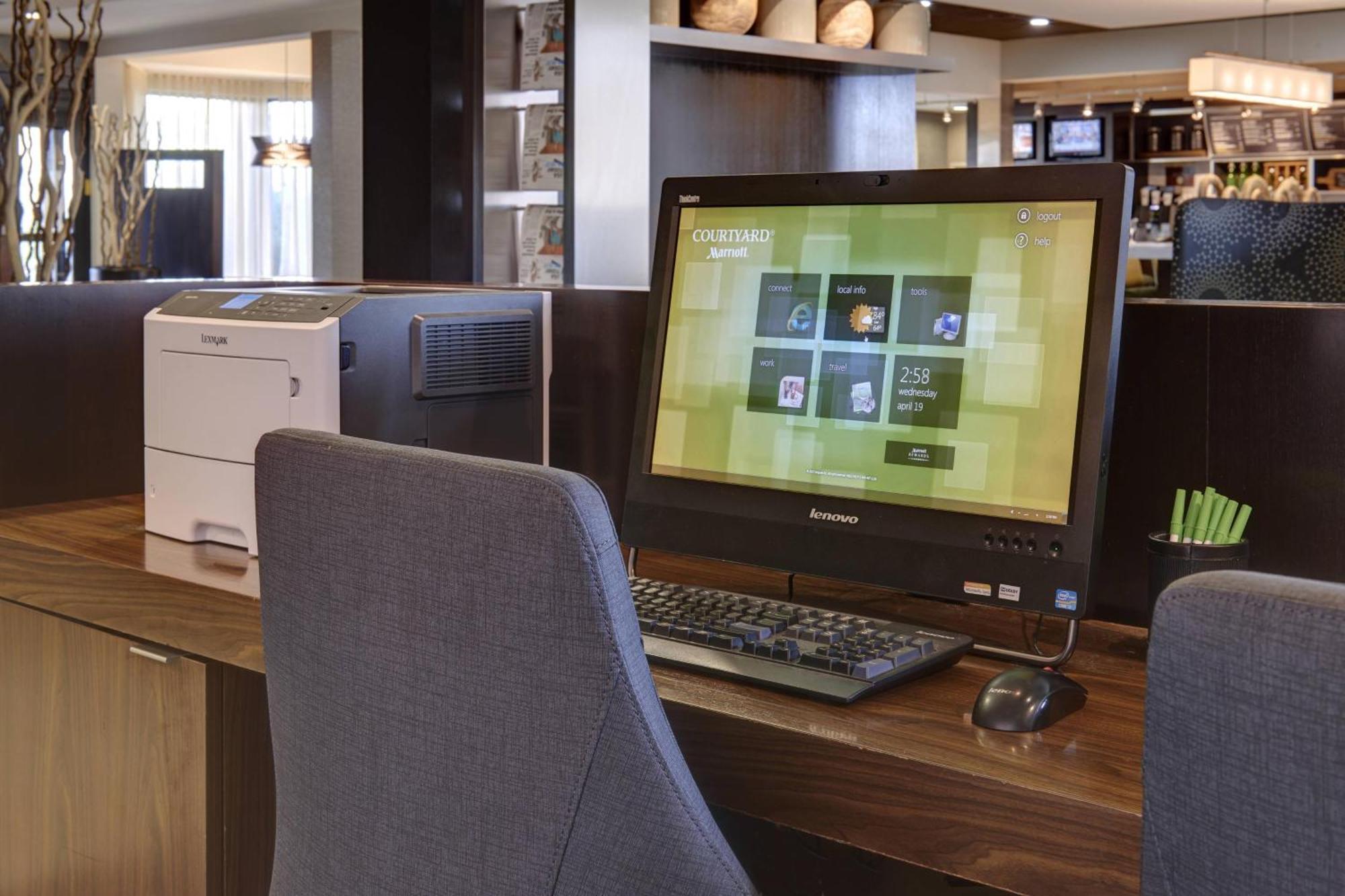 Courtyard By Marriott Indianapolis Airport Hotell Eksteriør bilde