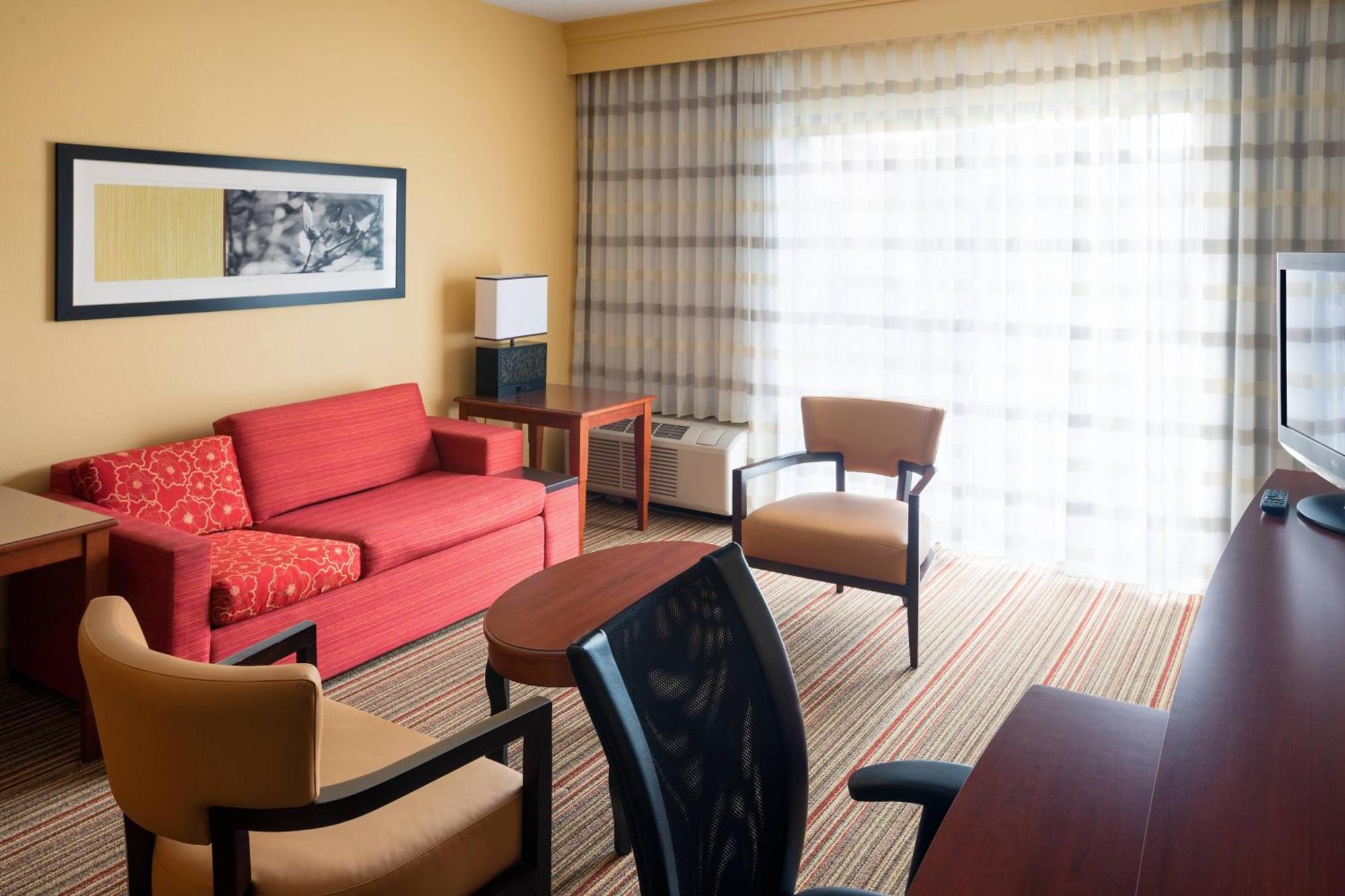 Courtyard By Marriott Indianapolis Airport Hotell Eksteriør bilde