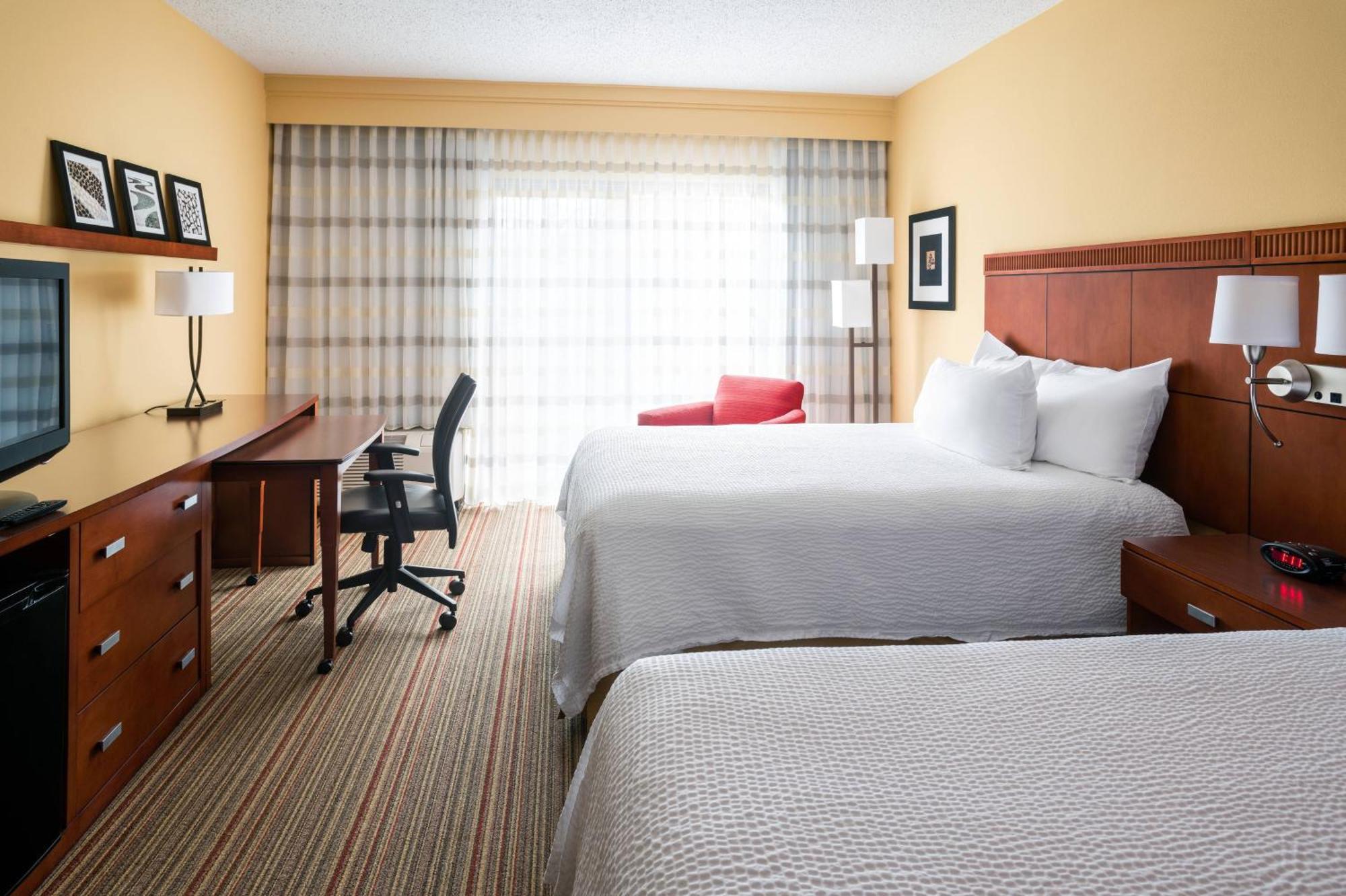Courtyard By Marriott Indianapolis Airport Hotell Eksteriør bilde