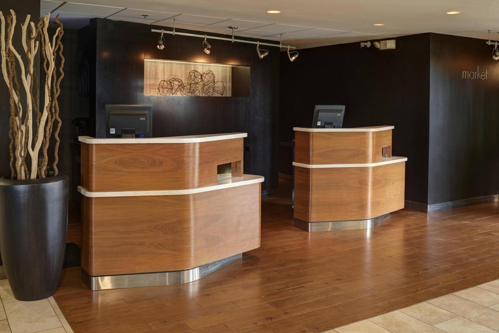 Courtyard By Marriott Indianapolis Airport Hotell Eksteriør bilde