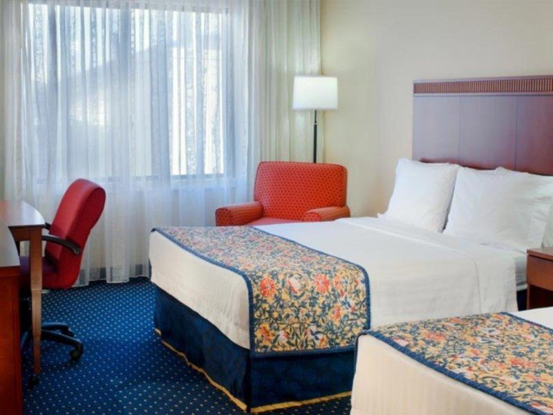 Courtyard By Marriott Indianapolis Airport Hotell Eksteriør bilde