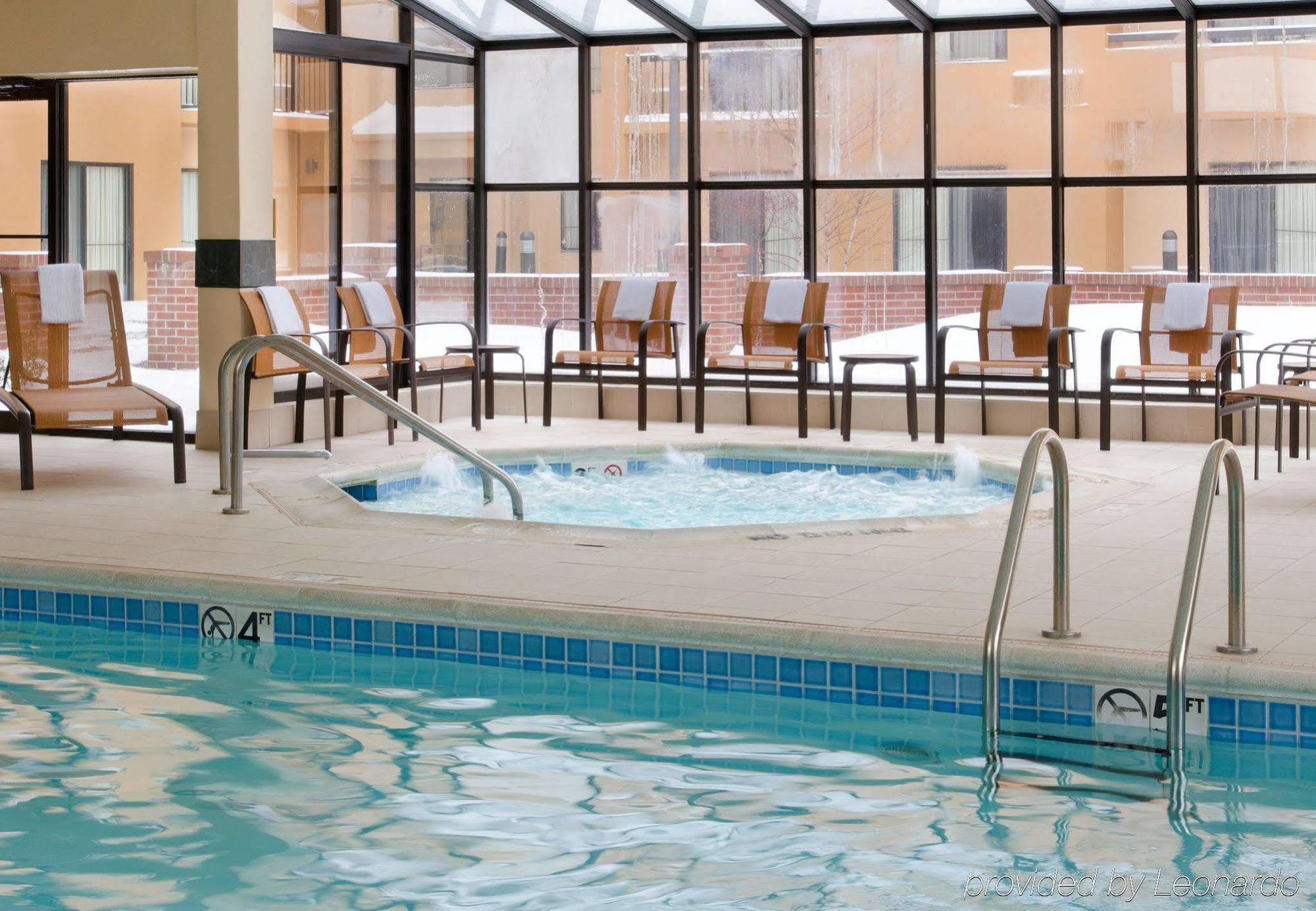 Courtyard By Marriott Indianapolis Airport Hotell Eksteriør bilde