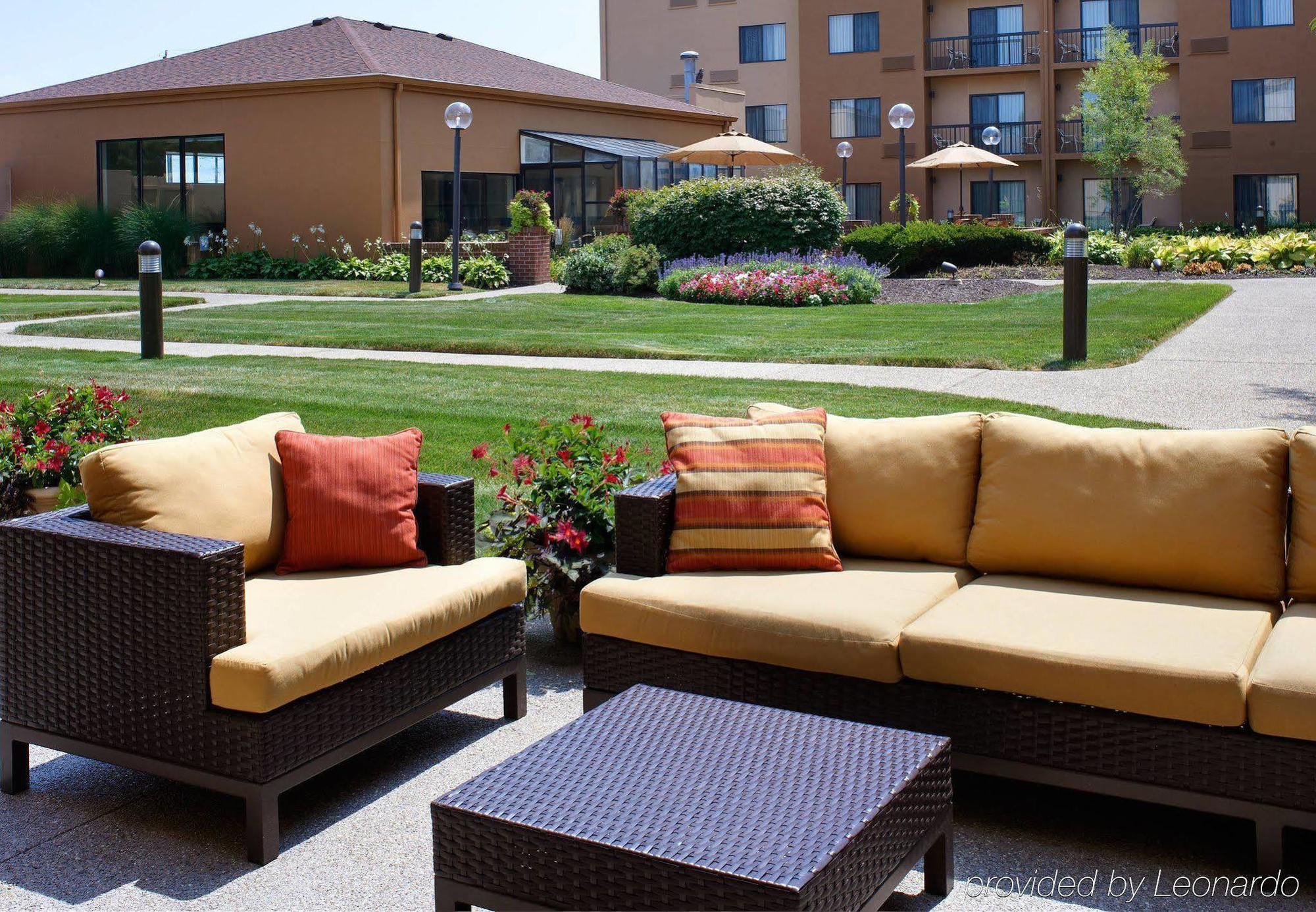 Courtyard By Marriott Indianapolis Airport Hotell Eksteriør bilde