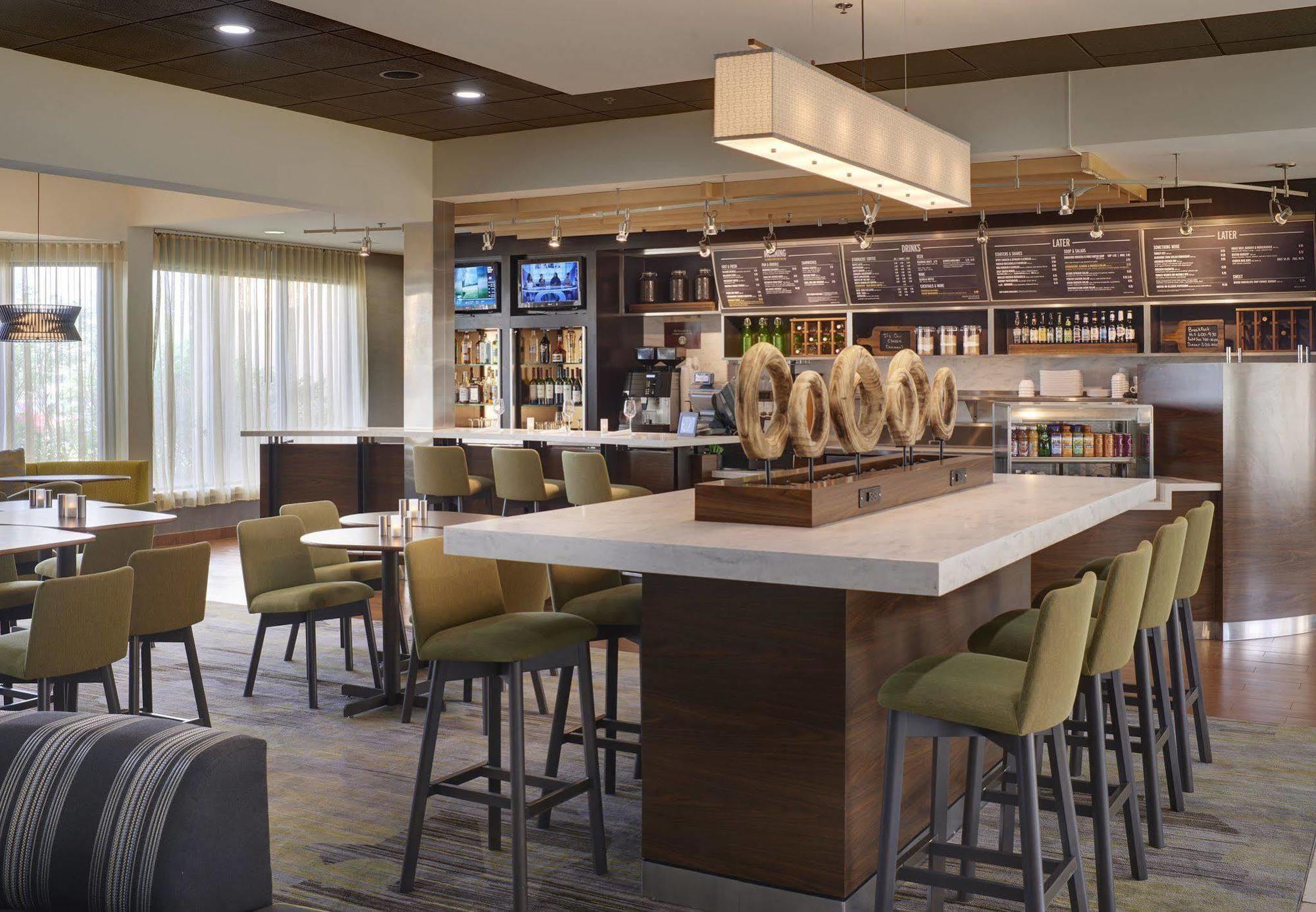 Courtyard By Marriott Indianapolis Airport Hotell Eksteriør bilde